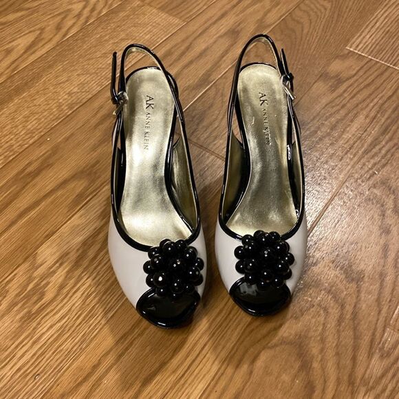 AK Anne Klein Akemani Ivory Black Beaded Slingback Peep Toe Heels (Size  9) - Picture 2 of 12